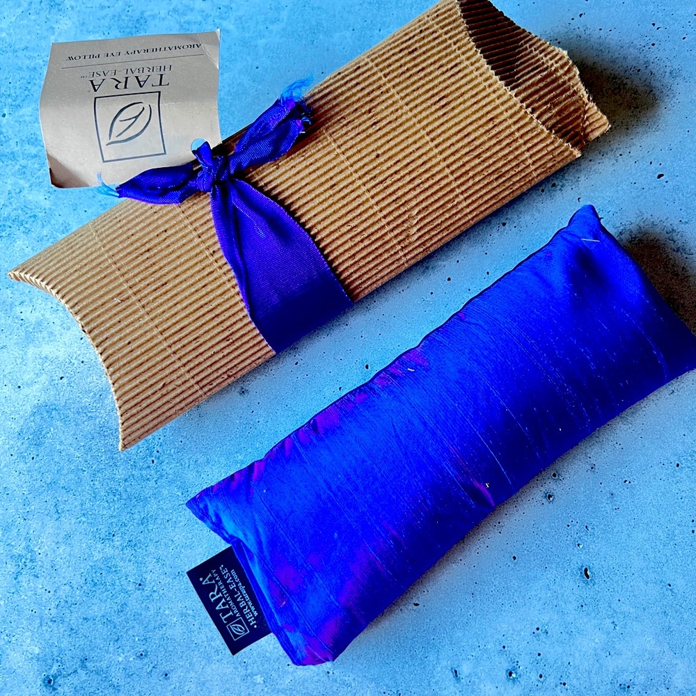 Tara Spa Therapy Silk Eye Pillow in deep purple